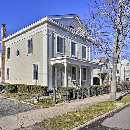 Bright Apartment - Half Mi To Greenport Harbor! Bagian luar foto