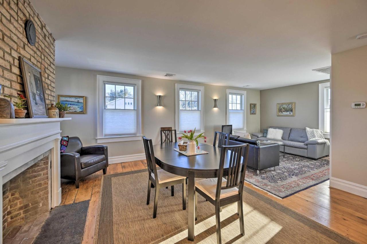 Bright Apartment - Half Mi To Greenport Harbor! Bagian luar foto