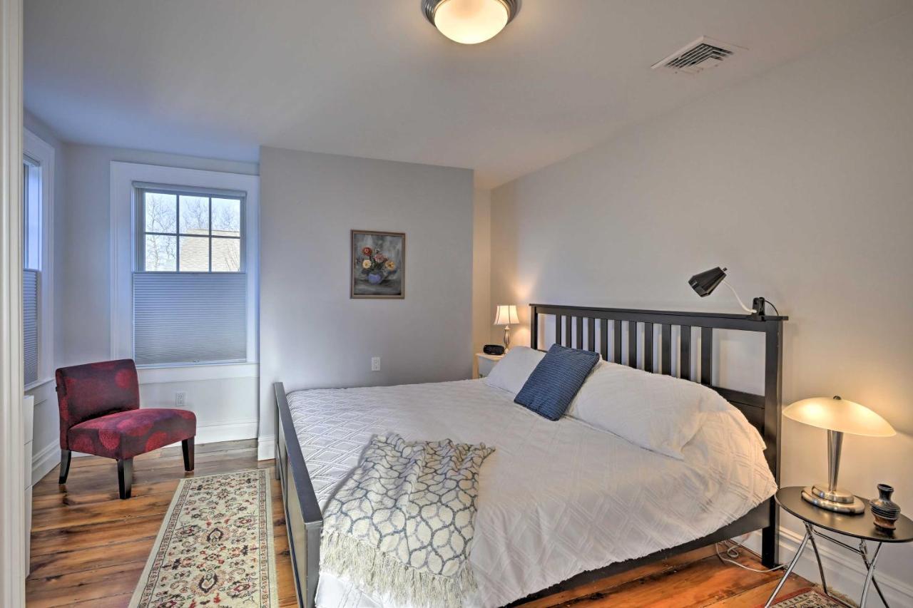 Bright Apartment - Half Mi To Greenport Harbor! Bagian luar foto