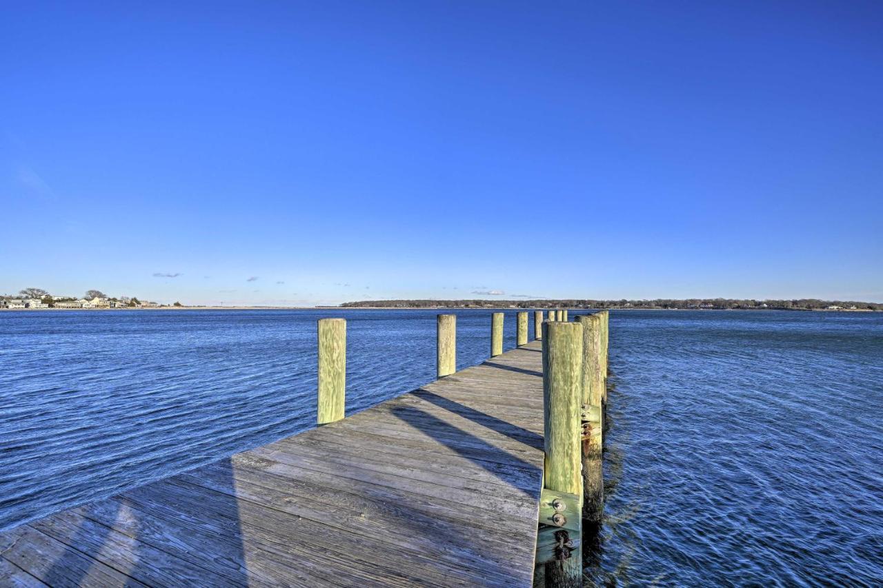 Bright Apartment - Half Mi To Greenport Harbor! Bagian luar foto